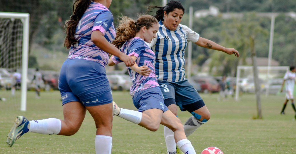 kvinnelige fotballspiller yter bedre av å drikke yerba mate 